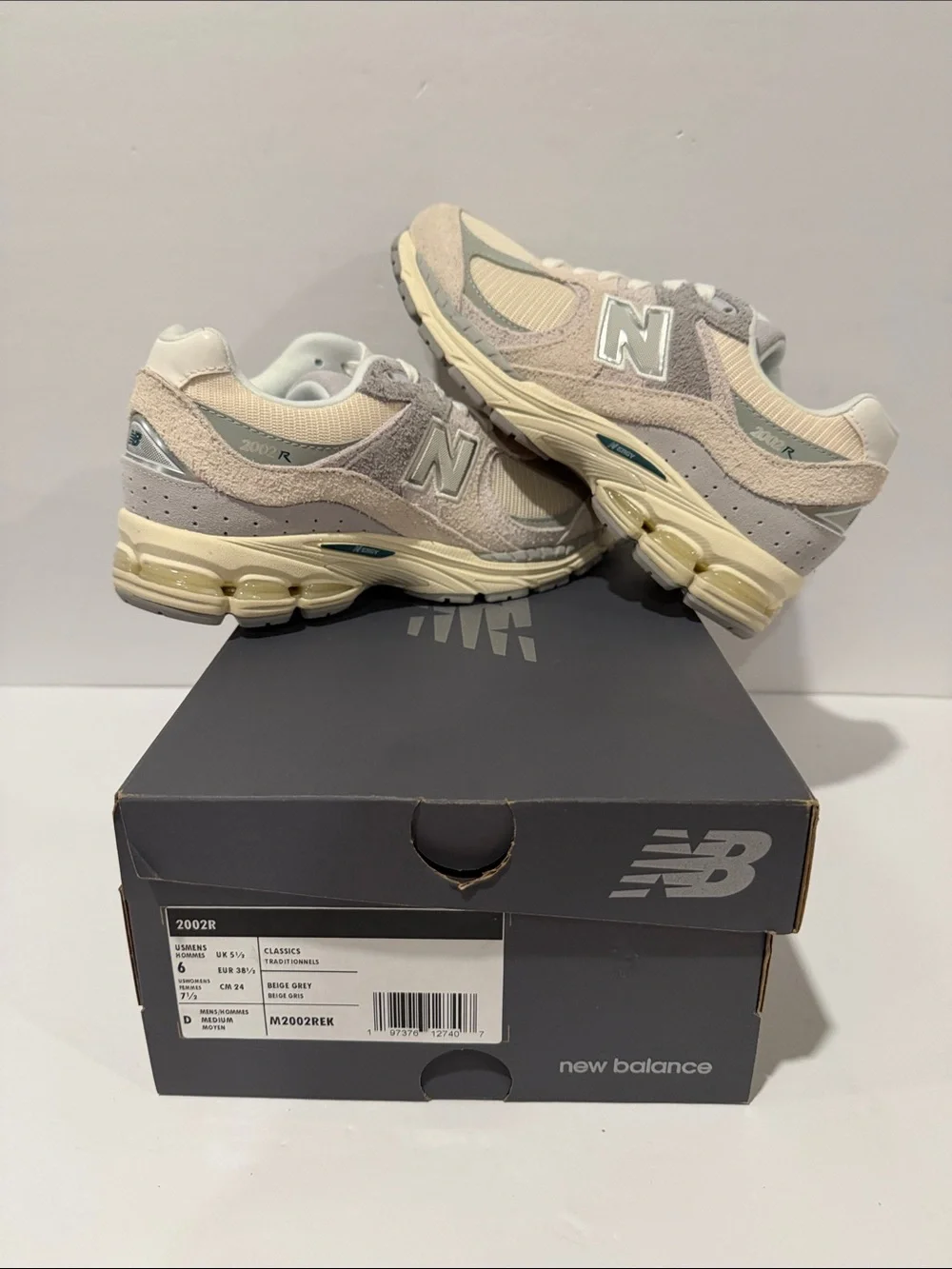 NB2002R ‘Linen’ Size 6 (M2002REK)